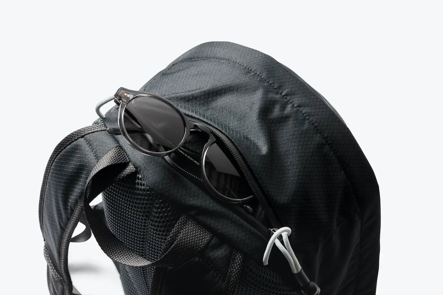 Bellroy Lite Daypack - Stylish, Durable Outdoor Companion
