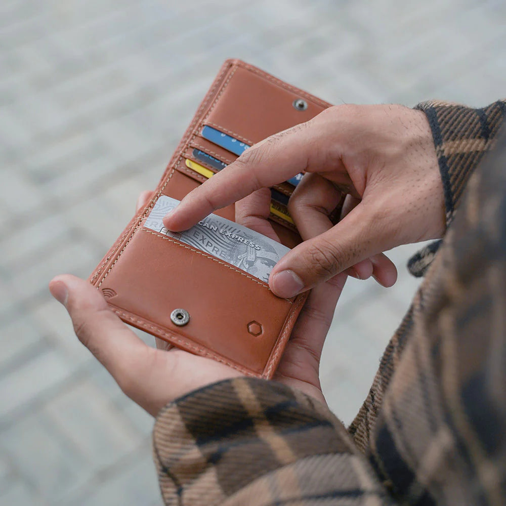 SLIM BIFOLD WALLET WITH COIN, TAN