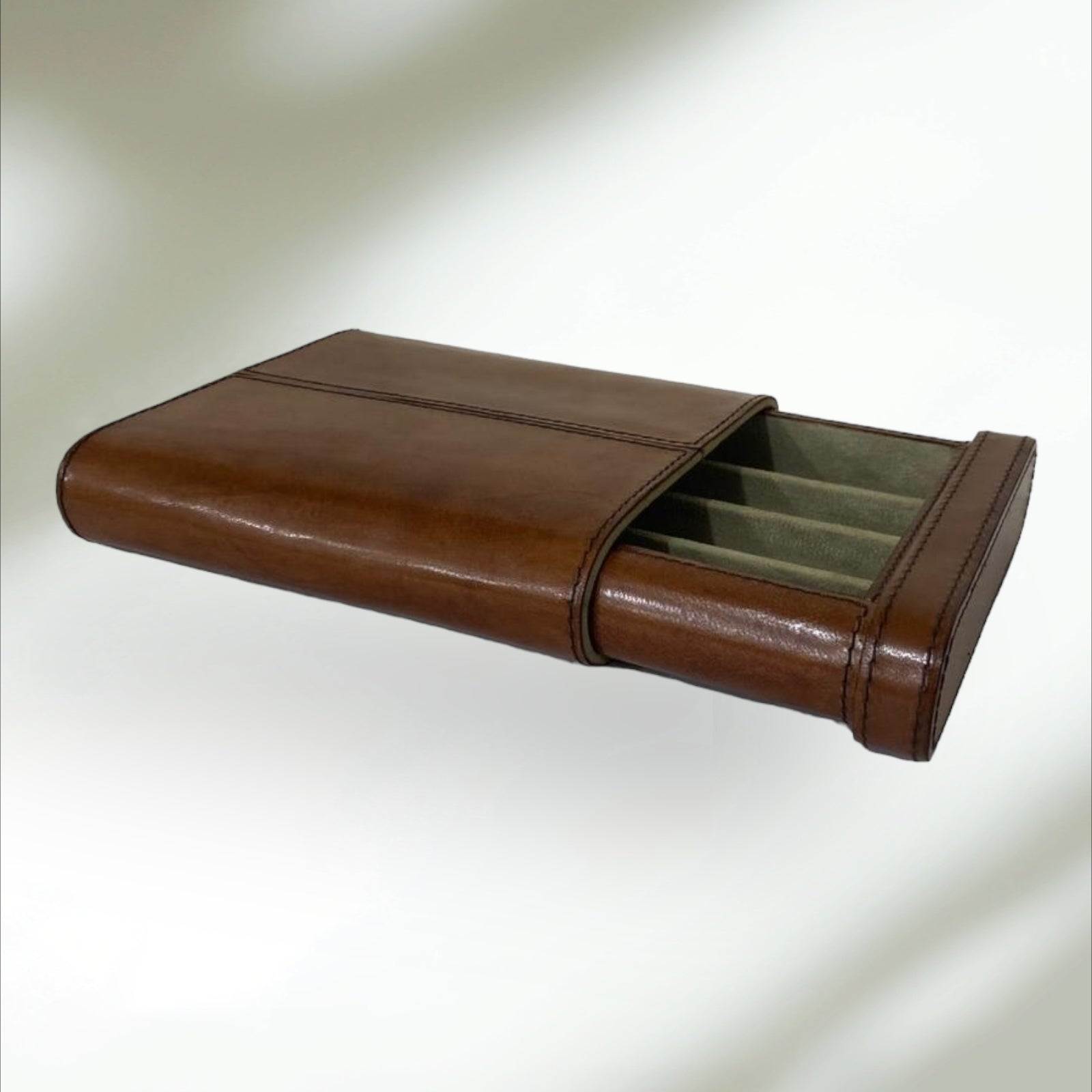 4 CIGAR BOX DRAW