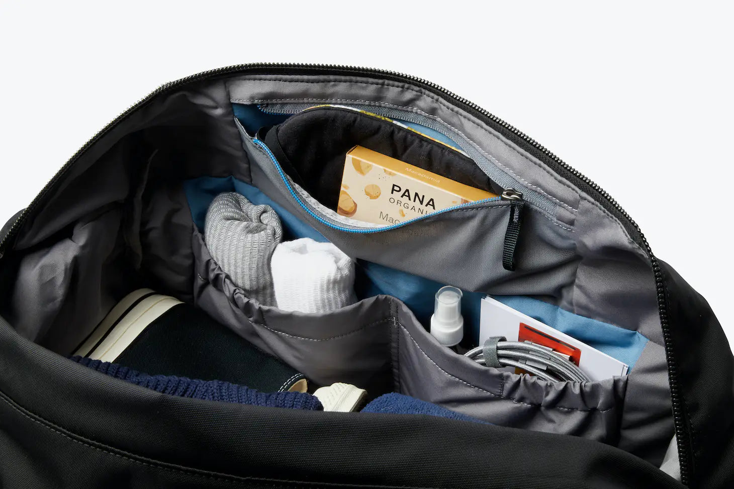 Bellroy Classic Weekender duffel bag