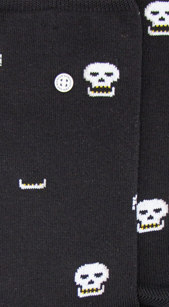 SKULLS SOCKS - MEDIUM