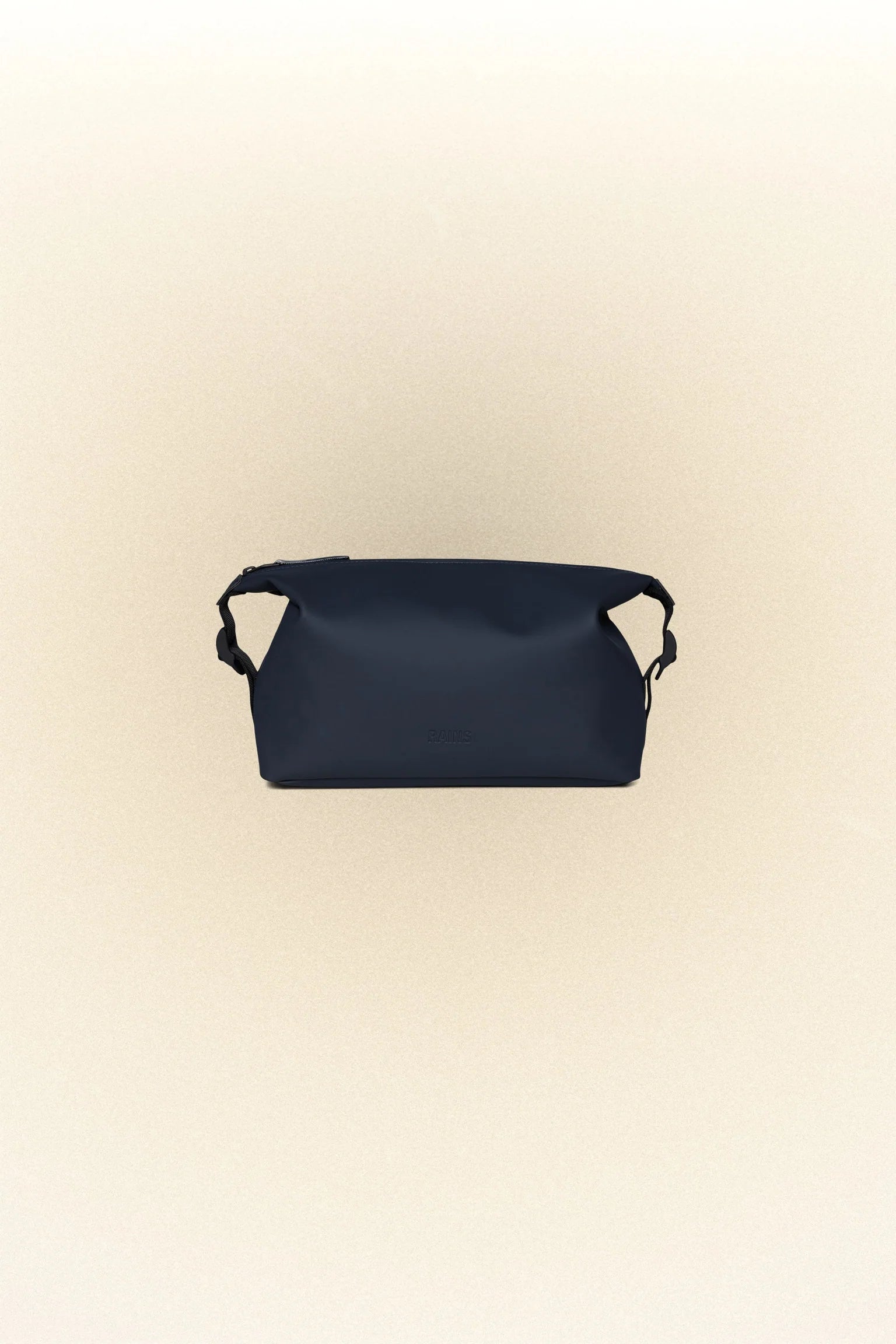 Rains Hilo Weekend Wash Bag